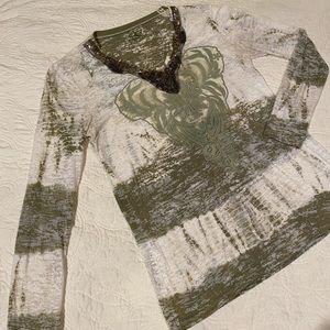 Steinmart boutique top 12-14 XL. Unique fabric w/beaded/sequined accents. V-neck